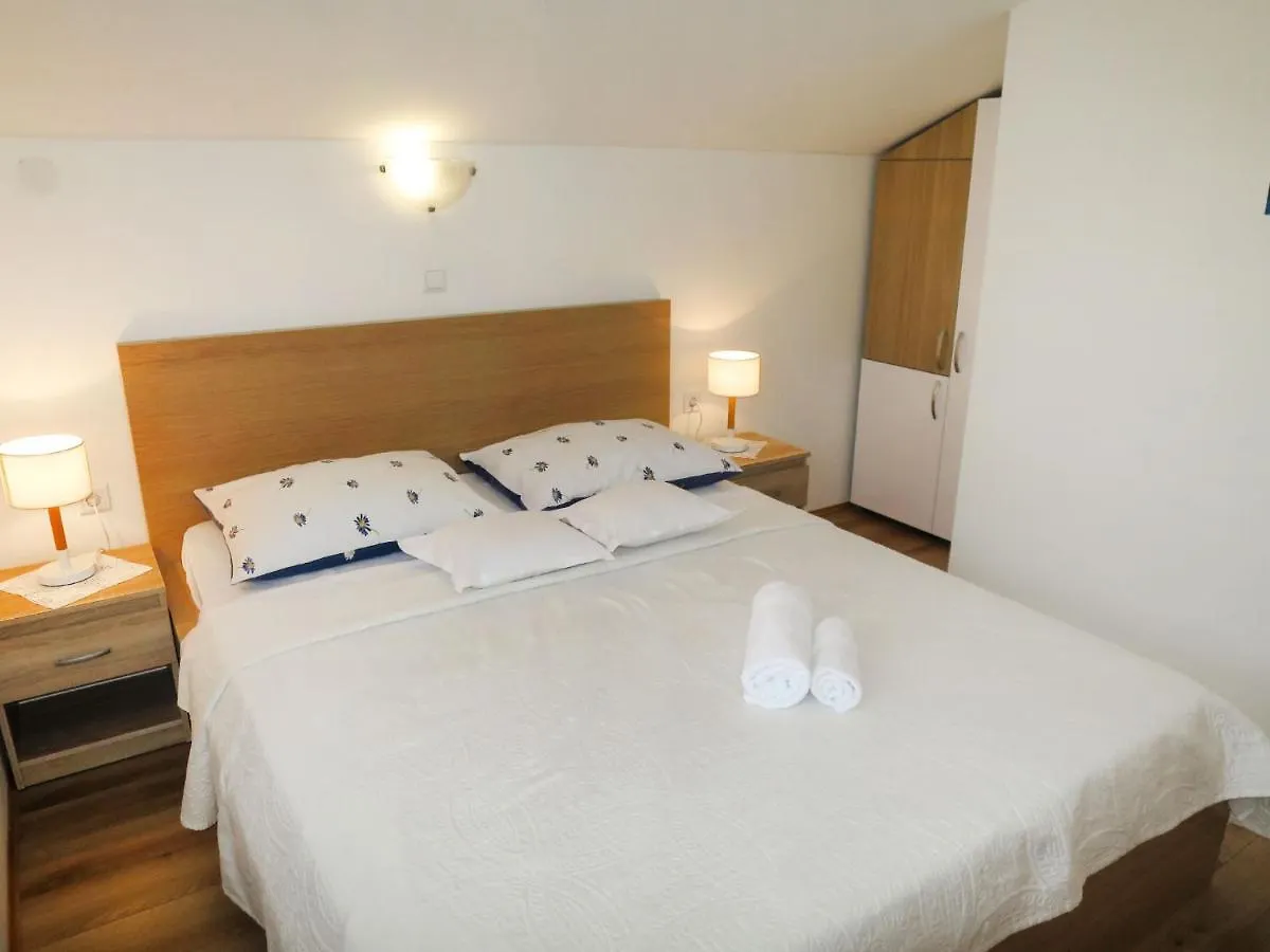 Apartment Andelina - Srd412 By Interhome Maslenica